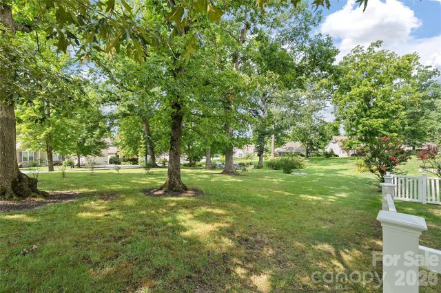 64 Eagle Pointe Way, Flat Rock, NC 28731