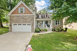 64 Eagle Pointe Way, Flat Rock, NC 28731