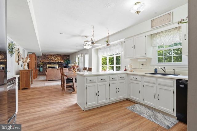 18 W ELIZABETH LN, Richboro, PA 18954