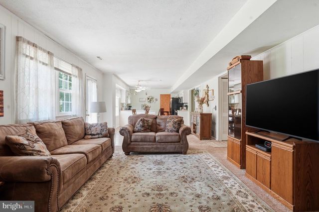 18 W ELIZABETH LN, Richboro, PA 18954