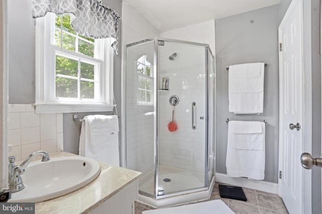 18 W ELIZABETH LN, Richboro, PA 18954
