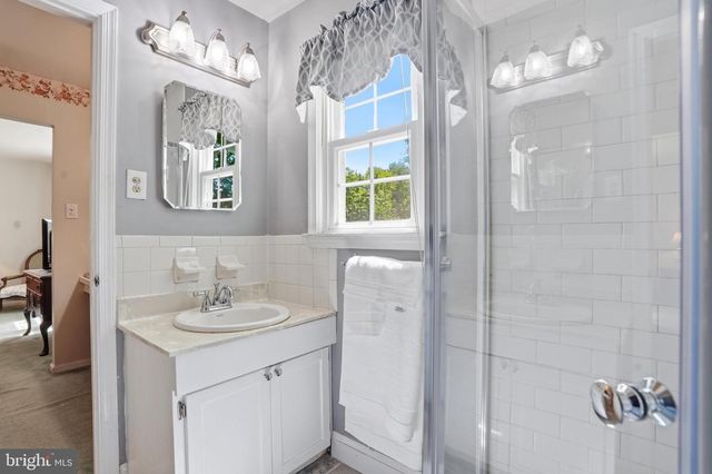 18 W ELIZABETH LN, Richboro, PA 18954