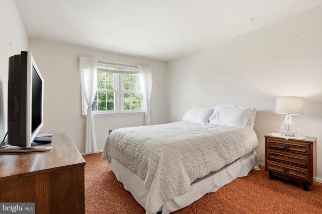 18 W ELIZABETH LN, Richboro, PA 18954