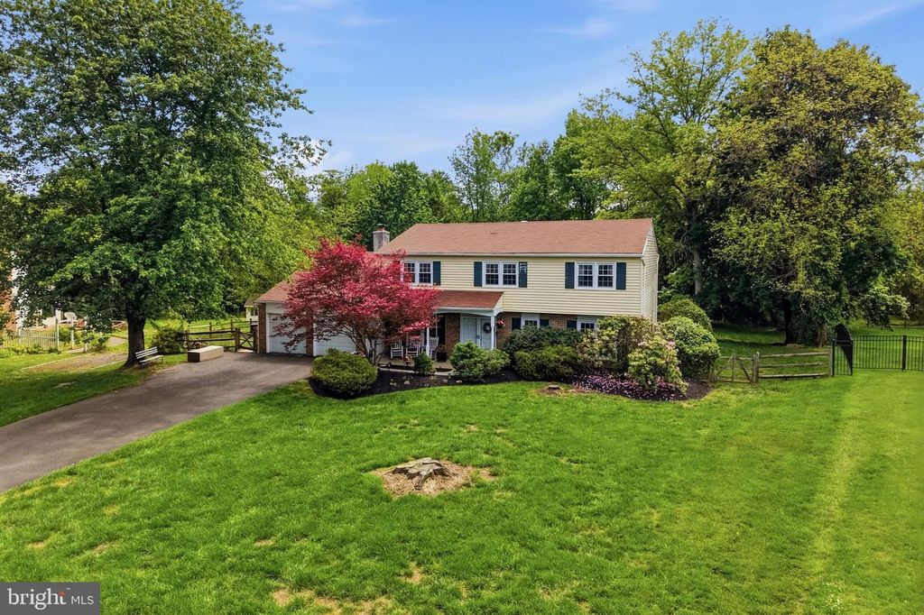 18 W ELIZABETH LN, Richboro, PA 18954