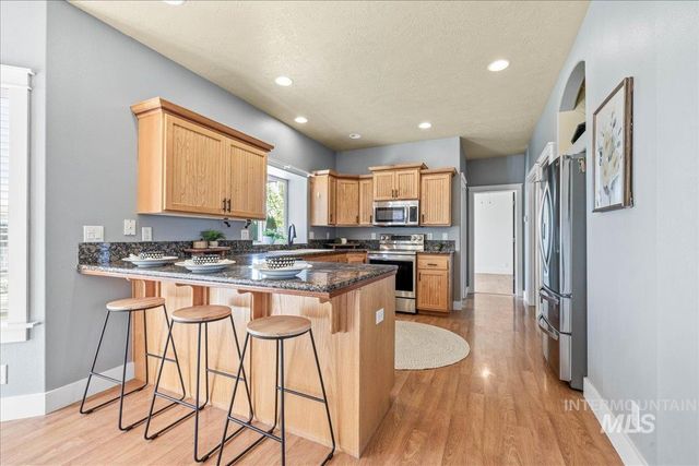 568 S Wooddale Pl, Eagle, ID 83616