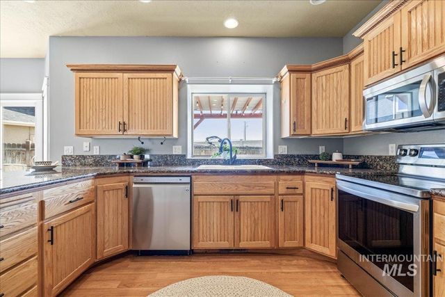 568 S Wooddale Pl, Eagle, ID 83616