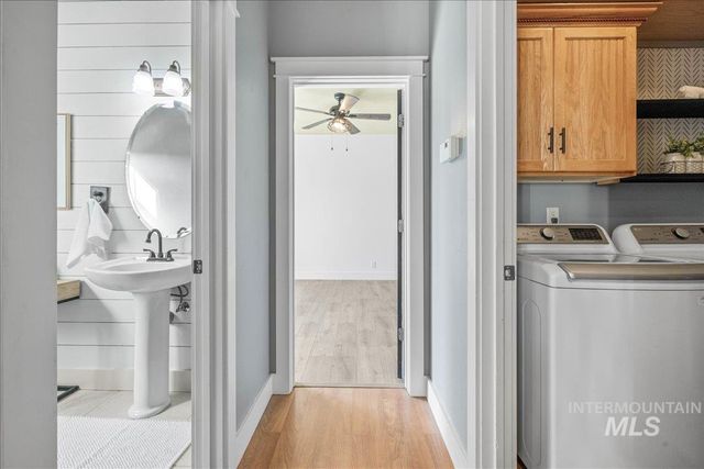 568 S Wooddale Pl, Eagle, ID 83616