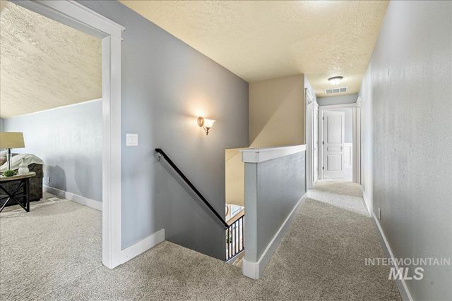 568 S Wooddale Pl, Eagle, ID 83616