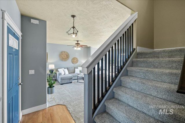 568 S Wooddale Pl, Eagle, ID 83616