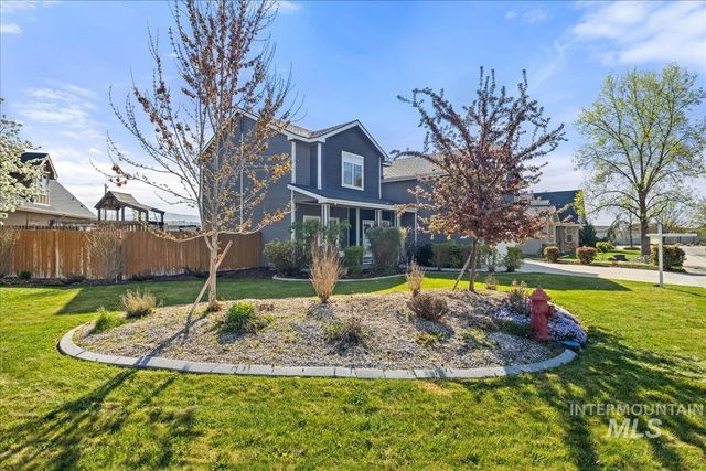 568 S Wooddale Pl, Eagle, ID 83616