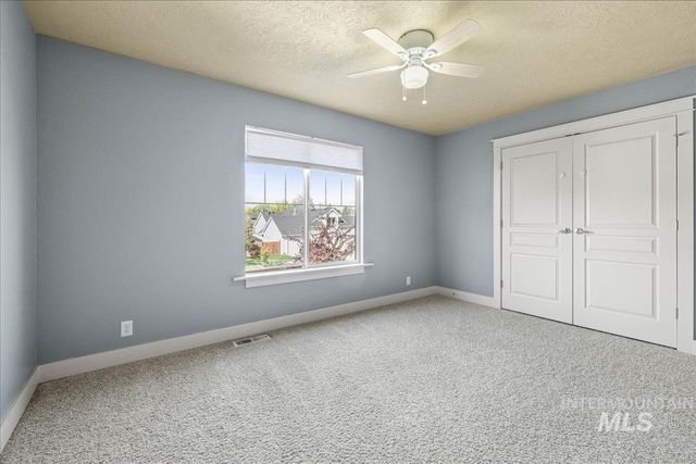 568 S Wooddale Pl, Eagle, ID 83616