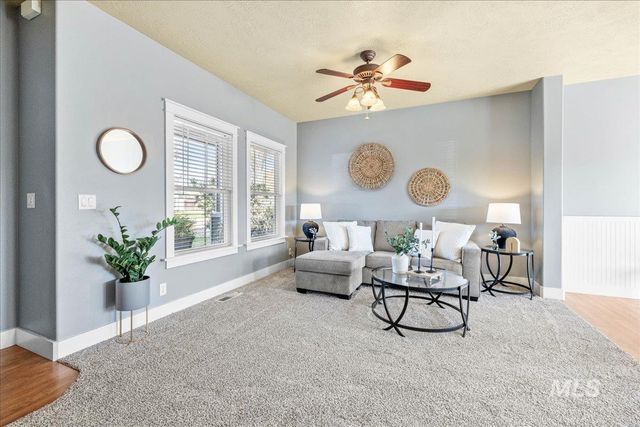 568 S Wooddale Pl, Eagle, ID 83616