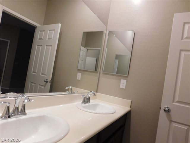2715 Amazing Meadows Avenue 1185, North Las Vegas, NV 89031