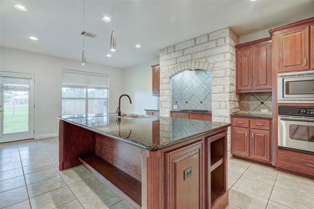 3129 Goldenoak CIR, Round Rock, TX 78681