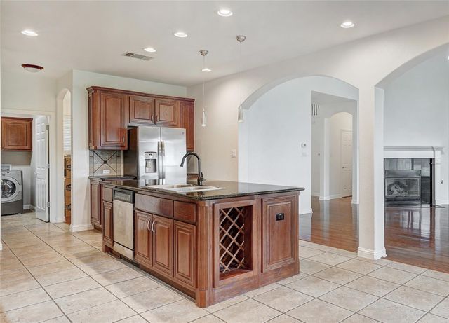 3129 Goldenoak CIR, Round Rock, TX 78681