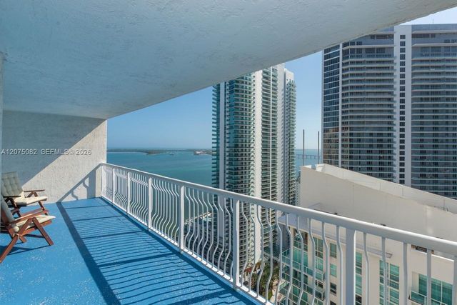 1200 Brickell Bay Drive 3207, Miami, FL 33131