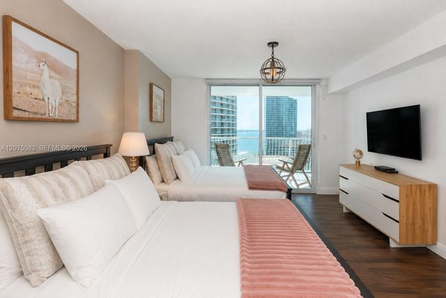 1200 Brickell Bay Drive 3207, Miami, FL 33131