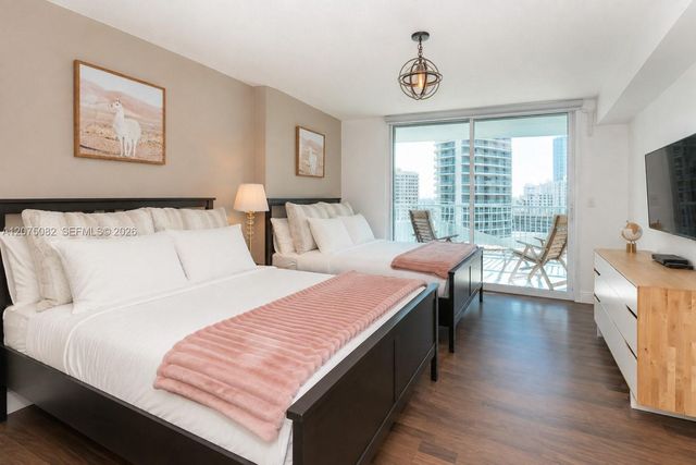 1200 Brickell Bay Drive 3207, Miami, FL 33131