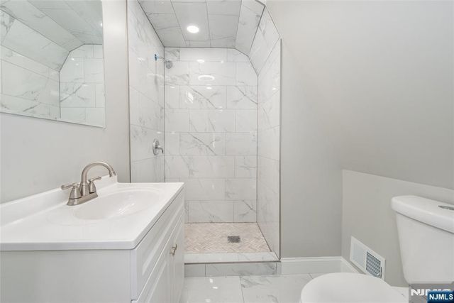 835 S 14th Street, Newark, NJ 07108