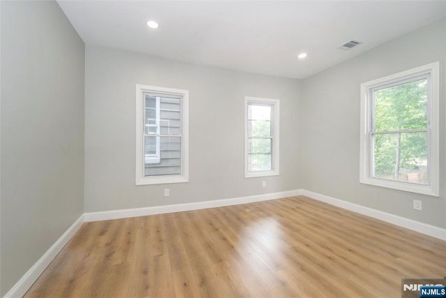 835 S 14th Street, Newark, NJ 07108