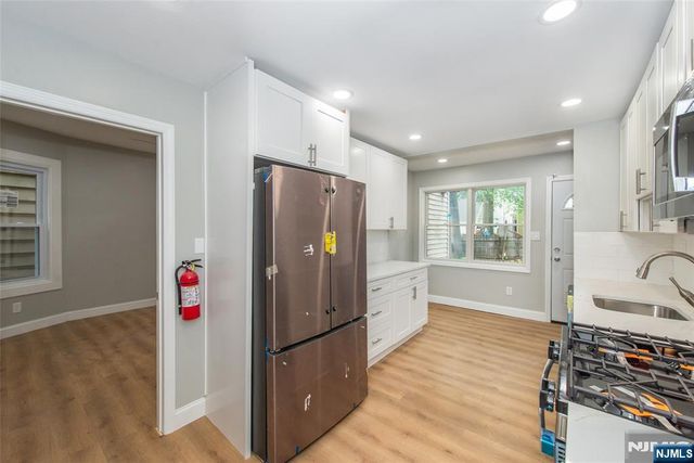 835 S 14th Street, Newark, NJ 07108