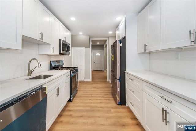 835 S 14th Street, Newark, NJ 07108