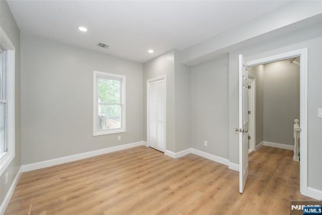 835 S 14th Street, Newark, NJ 07108