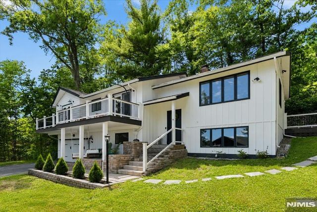 19 Somerville Road, West Milford, NJ 07421