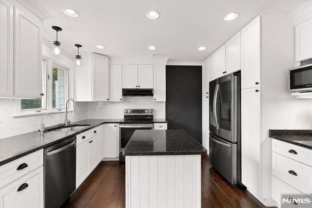 19 Somerville Road, West Milford, NJ 07421