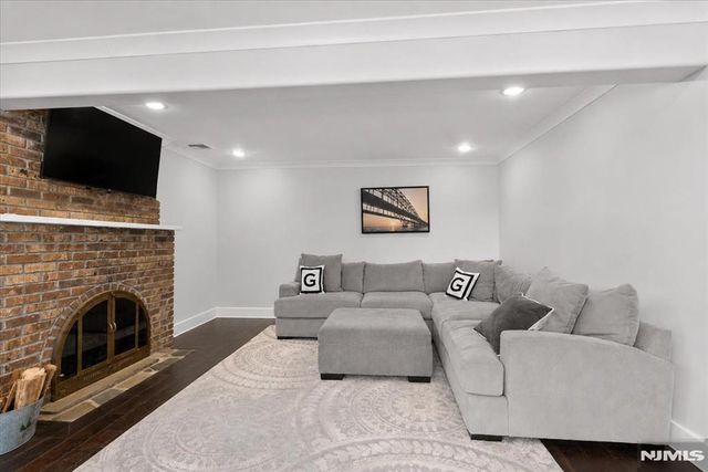 19 Somerville Road, West Milford, NJ 07421