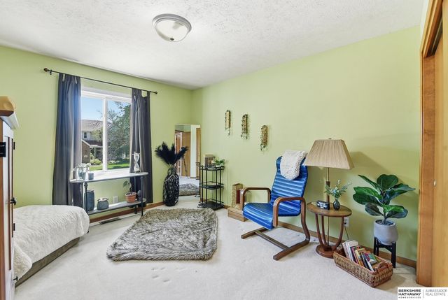 6510 N 102nd Avenue, Omaha, NE 68122