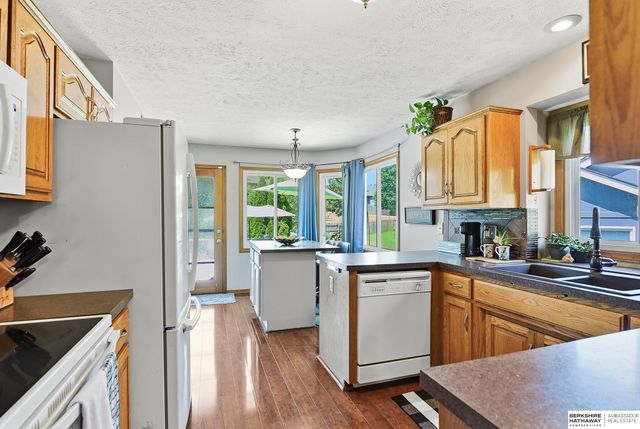 6510 N 102nd Avenue, Omaha, NE 68122