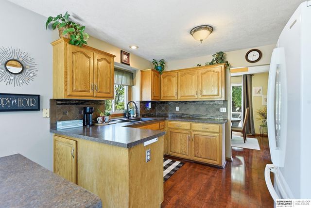 6510 N 102nd Avenue, Omaha, NE 68122