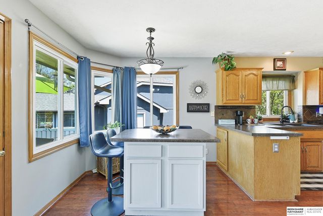 6510 N 102nd Avenue, Omaha, NE 68122
