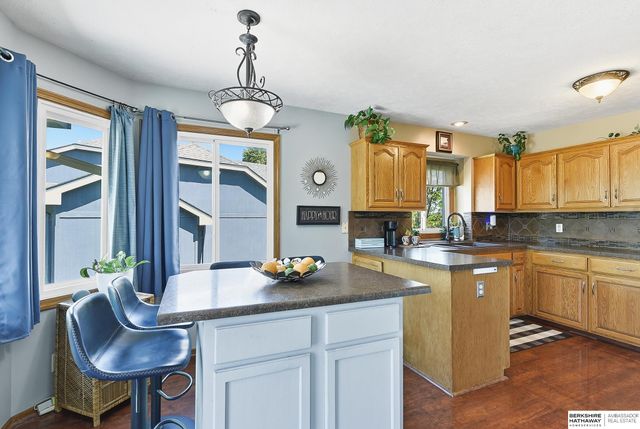 6510 N 102nd Avenue, Omaha, NE 68122
