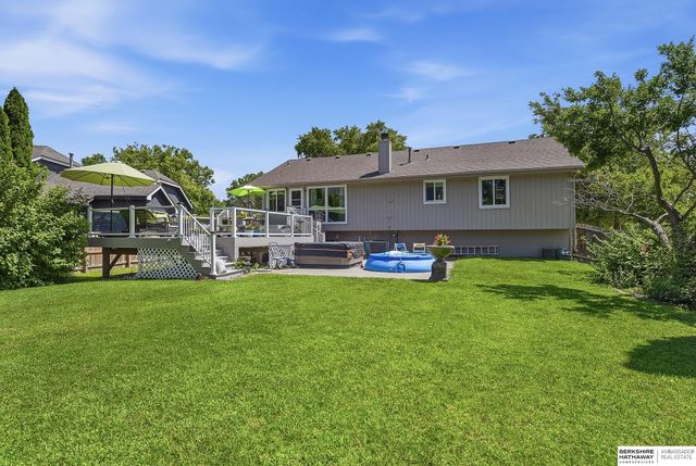 6510 N 102nd Avenue, Omaha, NE 68122