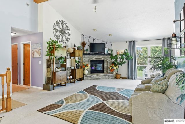 6510 N 102nd Avenue, Omaha, NE 68122