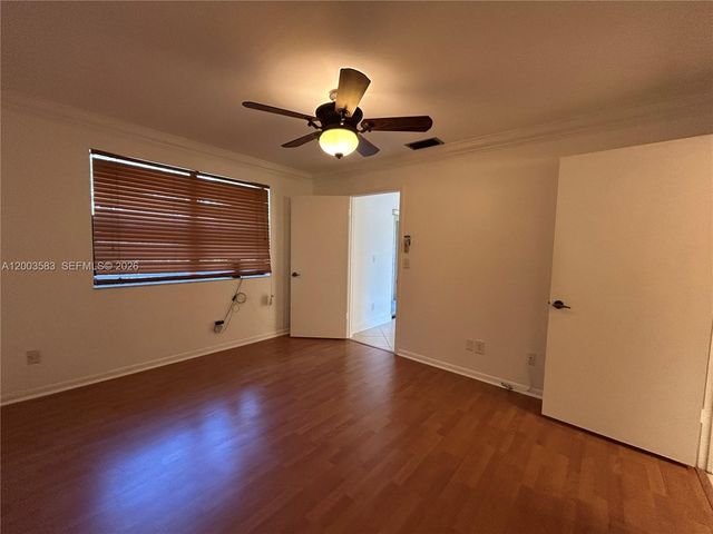 10613 NW 11th St 205, Pembroke Pines, FL 33026