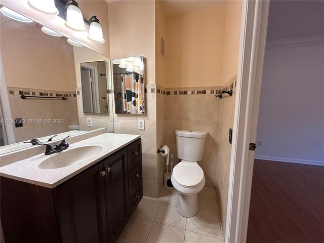 10613 NW 11th St 205, Pembroke Pines, FL 33026
