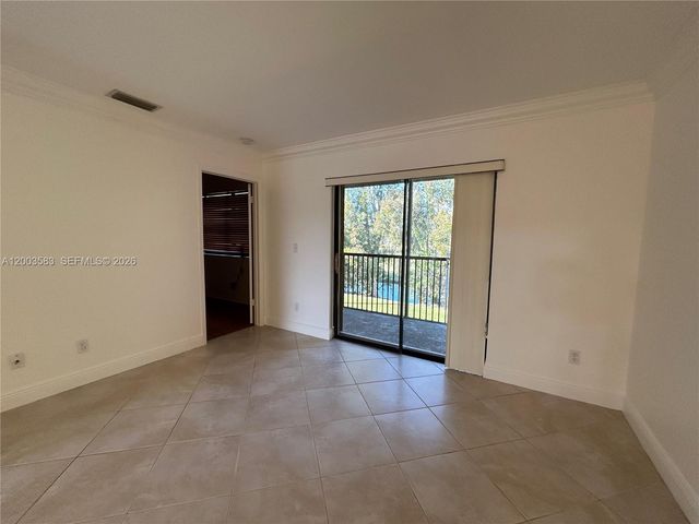 10613 NW 11th St 205, Pembroke Pines, FL 33026