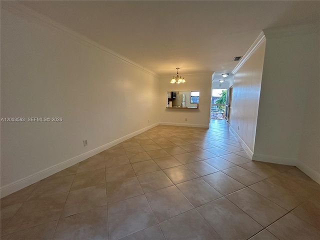 10613 NW 11th St 205, Pembroke Pines, FL 33026