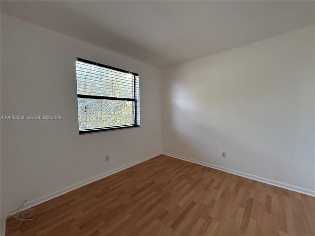 10613 NW 11th St 205, Pembroke Pines, FL 33026