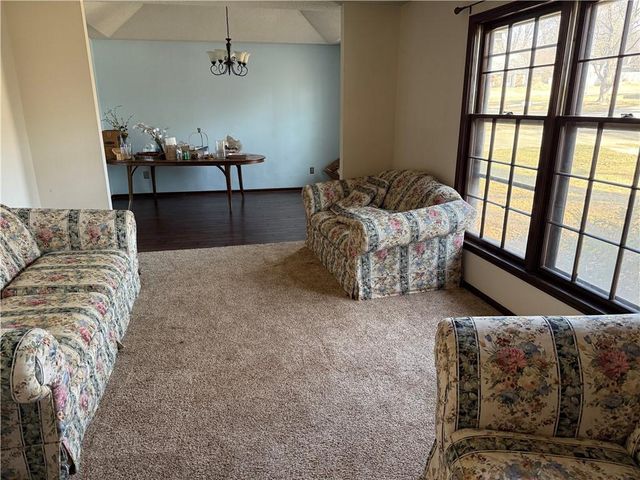 10306 Long Street, Overland Park, KS 66215