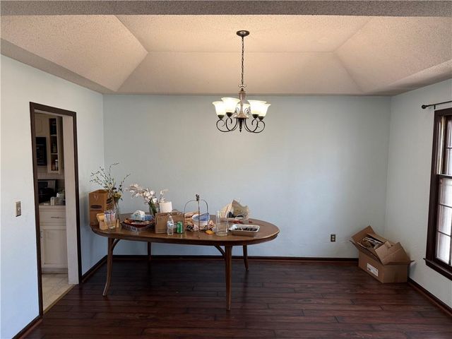 10306 Long Street, Overland Park, KS 66215