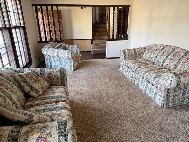 10306 Long Street, Overland Park, KS 66215