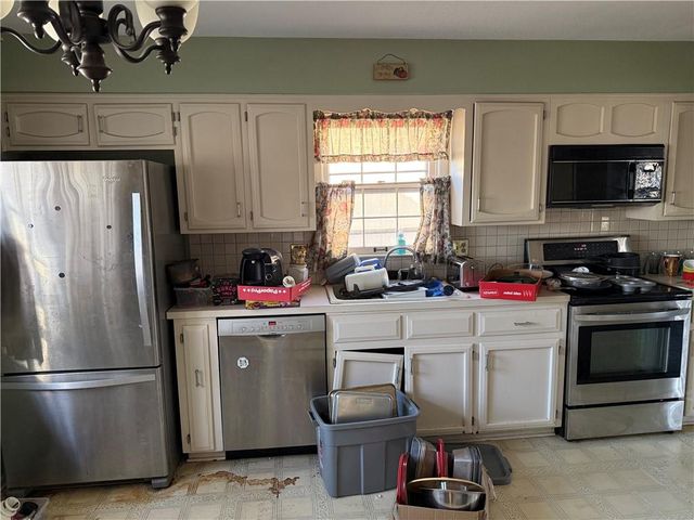 10306 Long Street, Overland Park, KS 66215