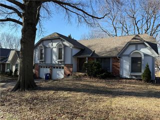 10306 Long Street, Overland Park, KS 66215