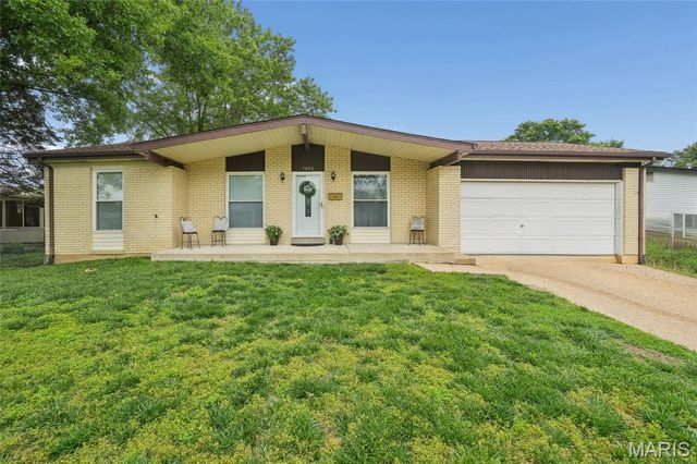 7400 Town And Country Place, Hazelwood, MO 63042