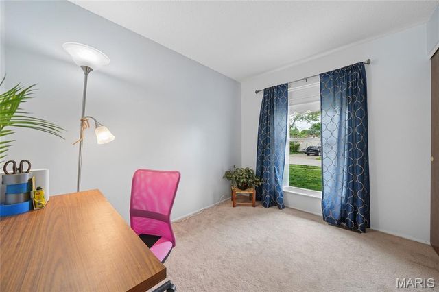 7400 Town And Country Place, Hazelwood, MO 63042