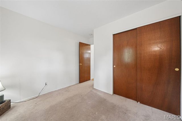 7400 Town And Country Place, Hazelwood, MO 63042